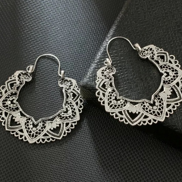 Antique style earrings - Picture 2 of 4